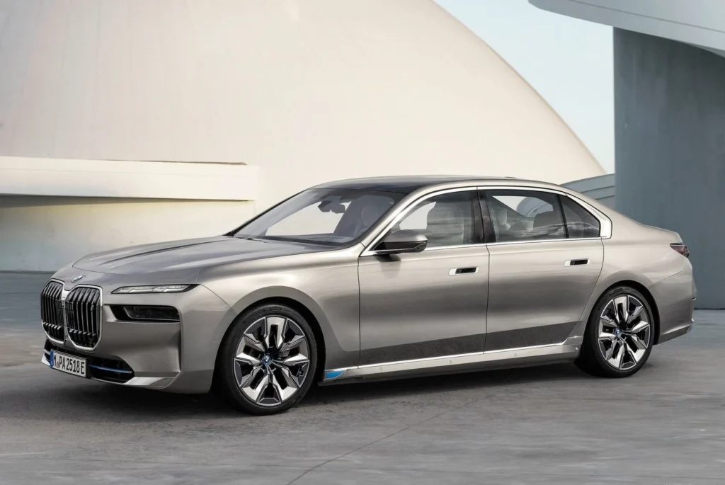 Silver 2023-BMW-7-Series