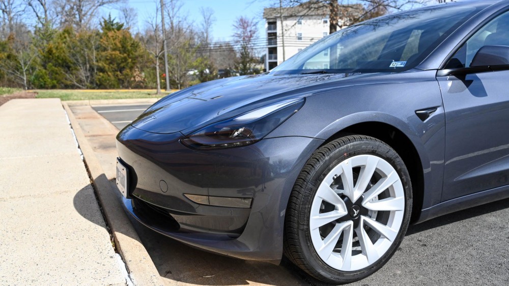 Front driver wheel of the Tesla Model 3