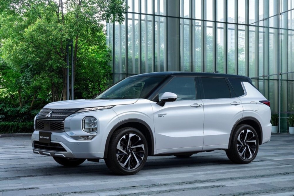 2023 Mitsubishi Outlander PHEV